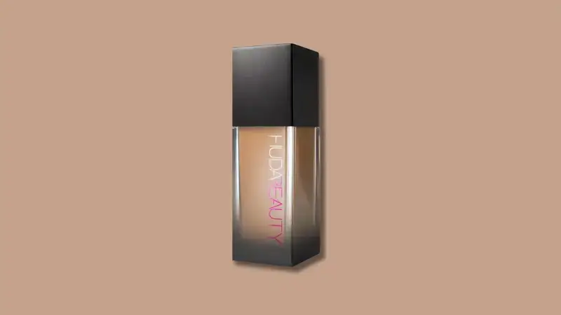 Huda Beauty #FauxFilter Luminous Matte Foundation – Full coverage, long-wear, waterproof foundation with a luminous matte finish. Vegan, fragrance-free, and transfer-proof.